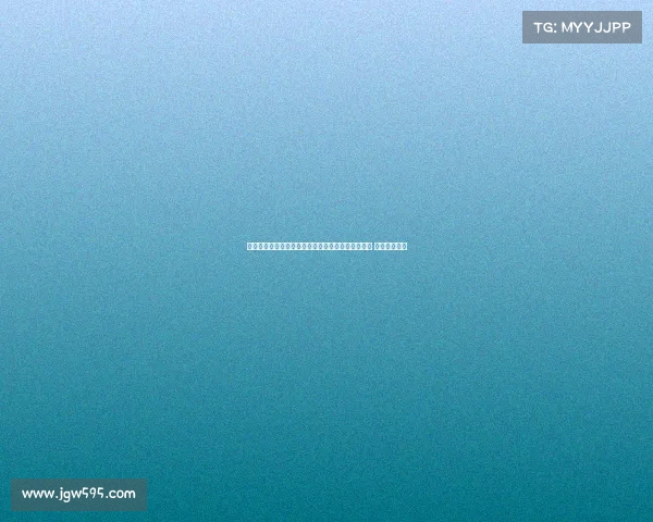 老人散步时故意停下肘击训练学生两次事件引发关注 社会反响强烈